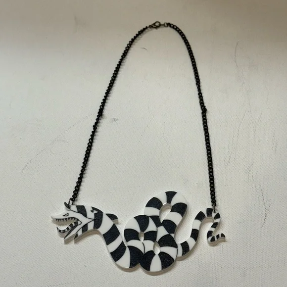 Beetlejuice Sandworm Short Choker Necklace - Picture 1 of 5